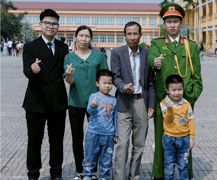 Gia cảnh giản dị phía sau thủ khoa 39/40 điểm - Ảnh 1.