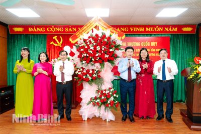 Đồng chí Bí thư Tỉnh ủy Trương Quốc Huy làm việc với Trường THPT chuyên Lương Văn Tụy